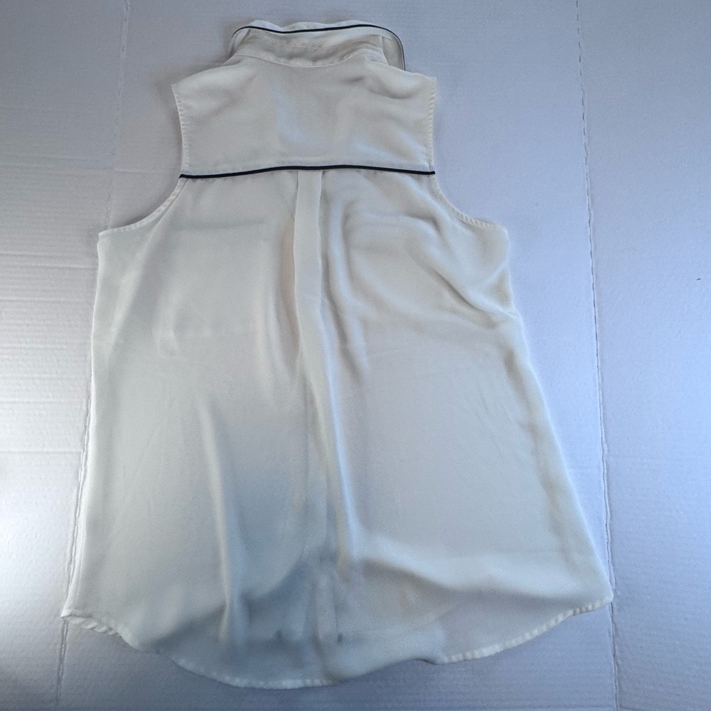 Express Portofino Sleeveless Blouse Black Piping White Button Front Top M - Picture 10 of 10